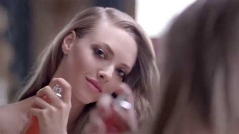 Amanda Seyfried pour Live Irresistible des parfums Givenchy